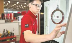 乐鱼体育电竞-青年选手突破个人记录，获得奖牌