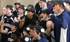 乐鱼体育电竞-尼克斯队球员借力互助，以团队实力获胜，尼克斯队球迷