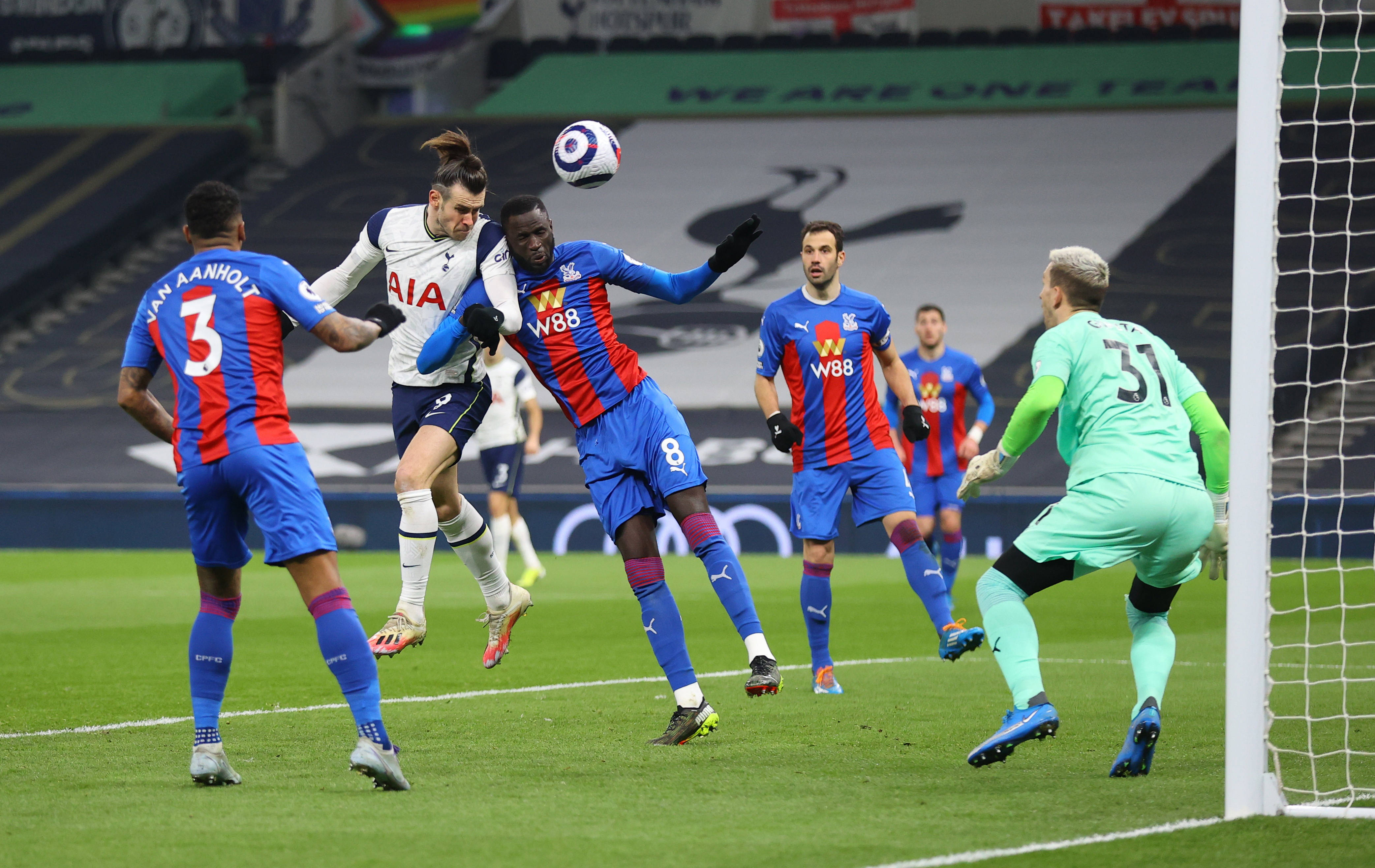 包含曼城主场轻取水晶宫，实力尽显的词条