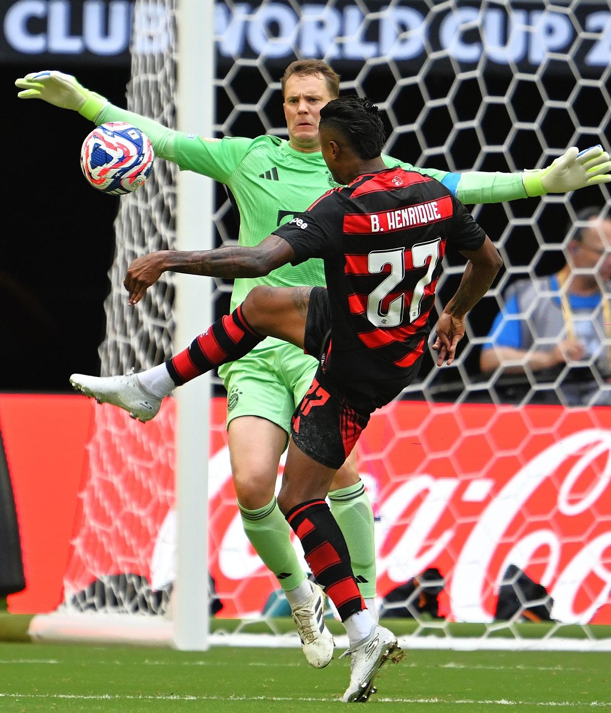 包含拜仁慕尼黑晋级半决赛，展现实力的词条