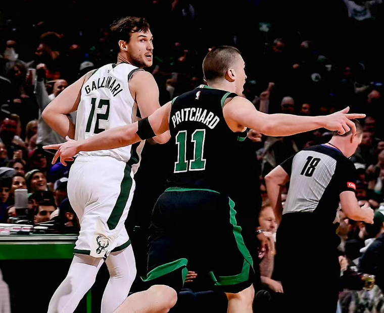 雄鹿横扫老鹰，再夺两连胜