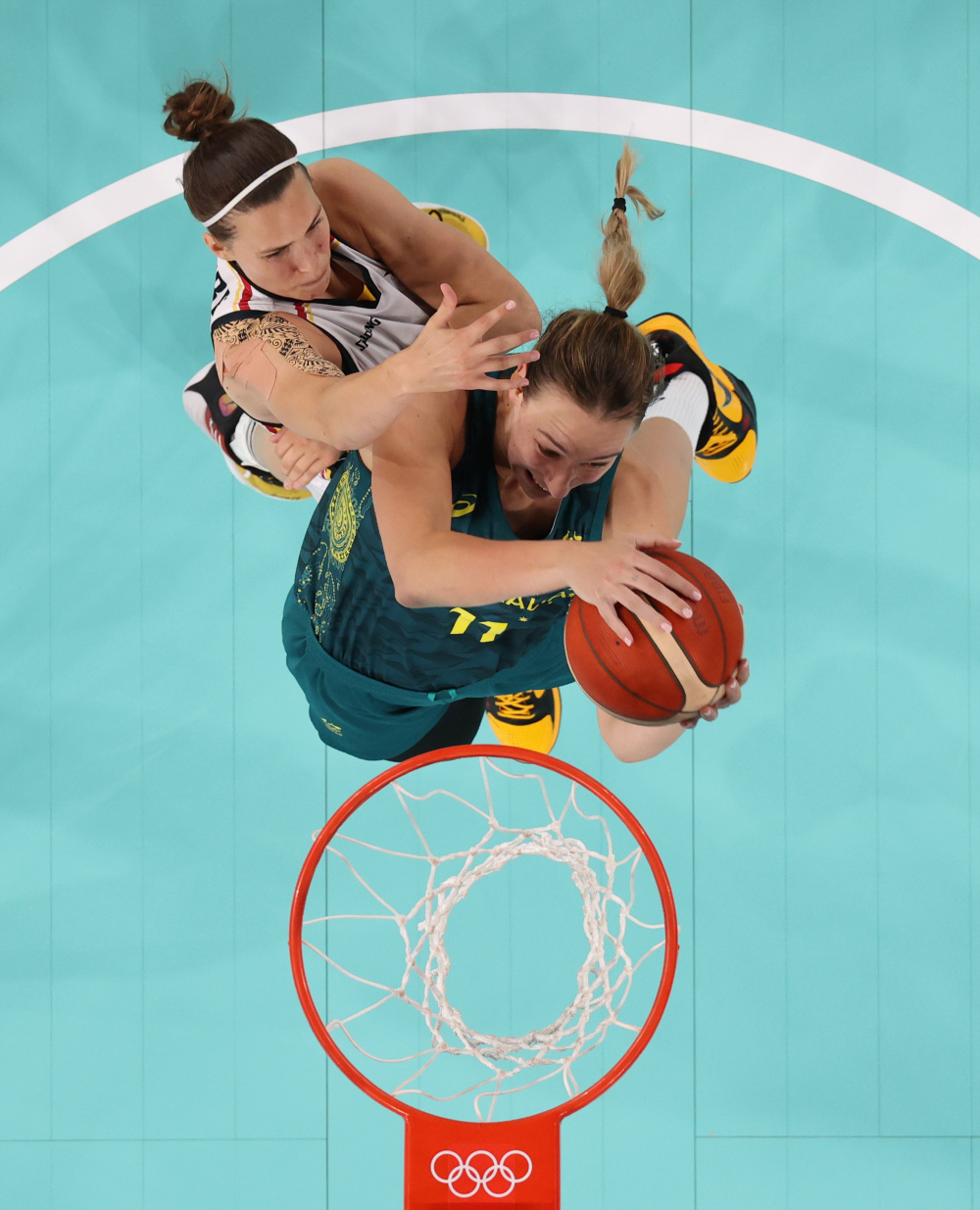 包含澳大利亚篮球队备战，期待在决赛上有所表现的词条