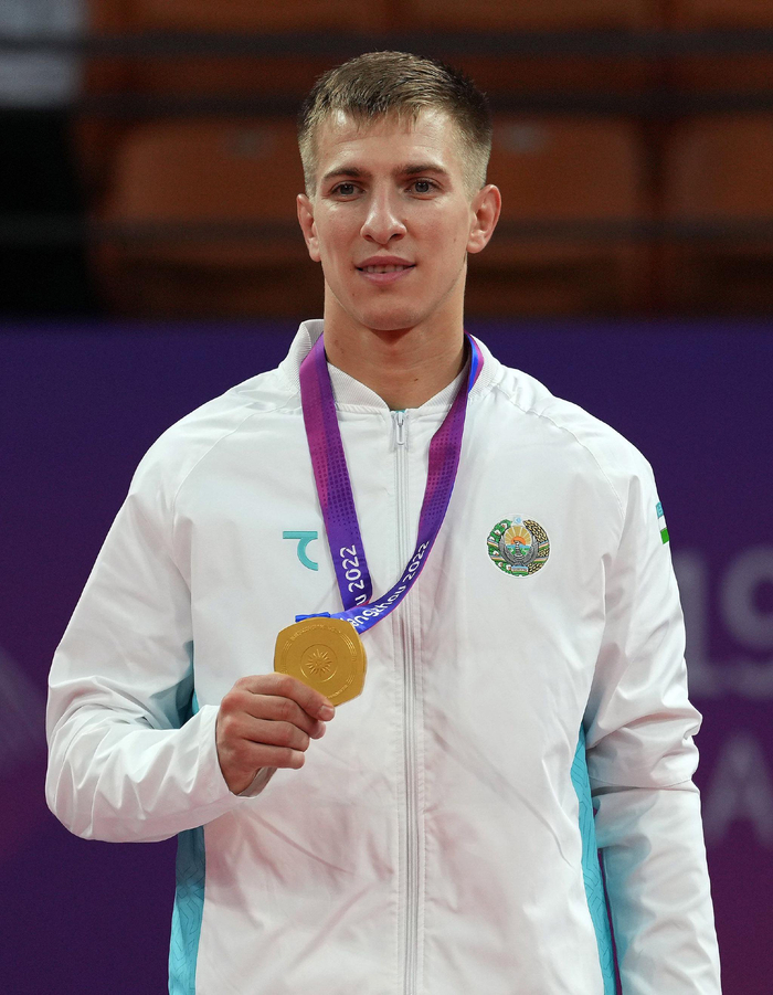 举重比赛乌克兰选手创造历史