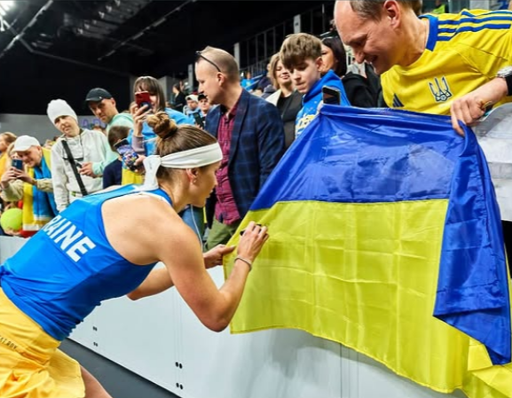 举重比赛乌克兰选手创造历史