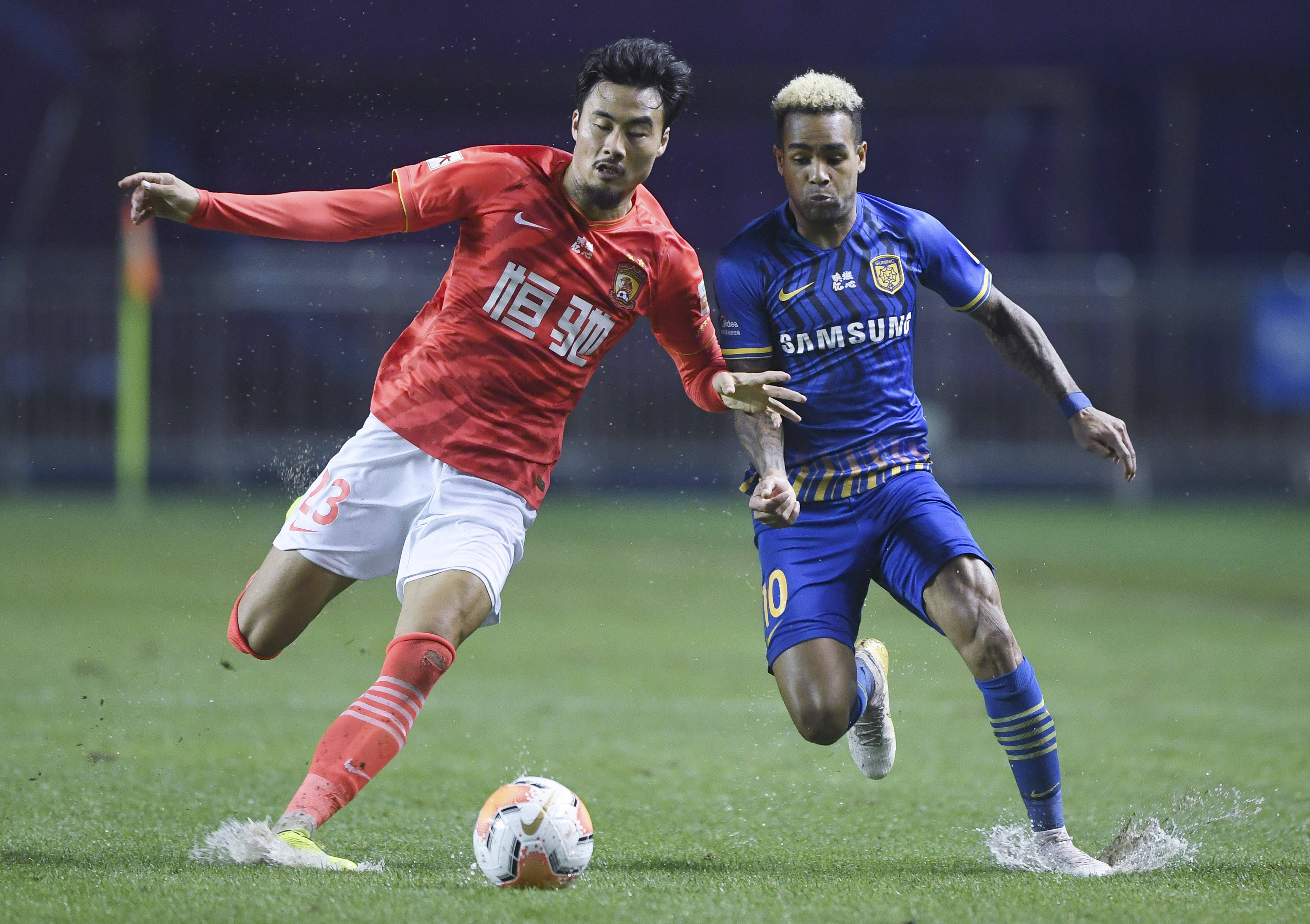 关于江苏苏宁表现抢眼冲击前四名的信息