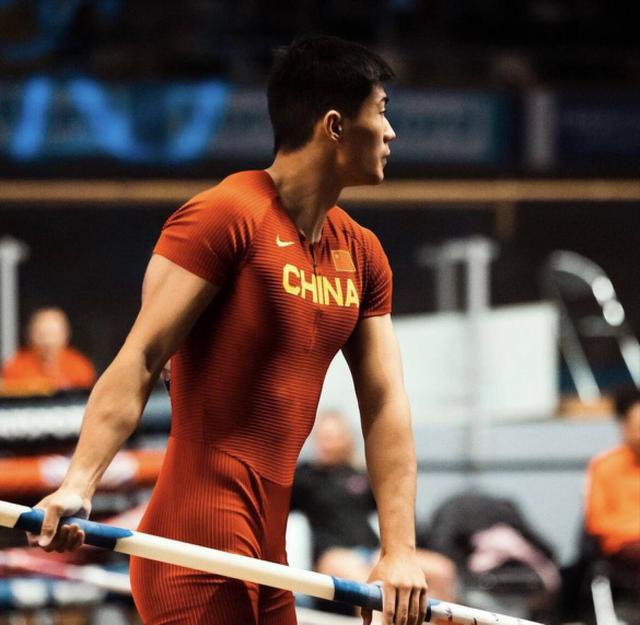 精湛技术实现突破,夺得金牌称雄赛场的简单介绍 精湛技术实现突破,夺得金牌称雄赛场的简单介绍