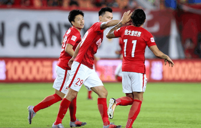 苏宁客场击败河北华夏幸福，继续紧追争冠对手的简单介绍