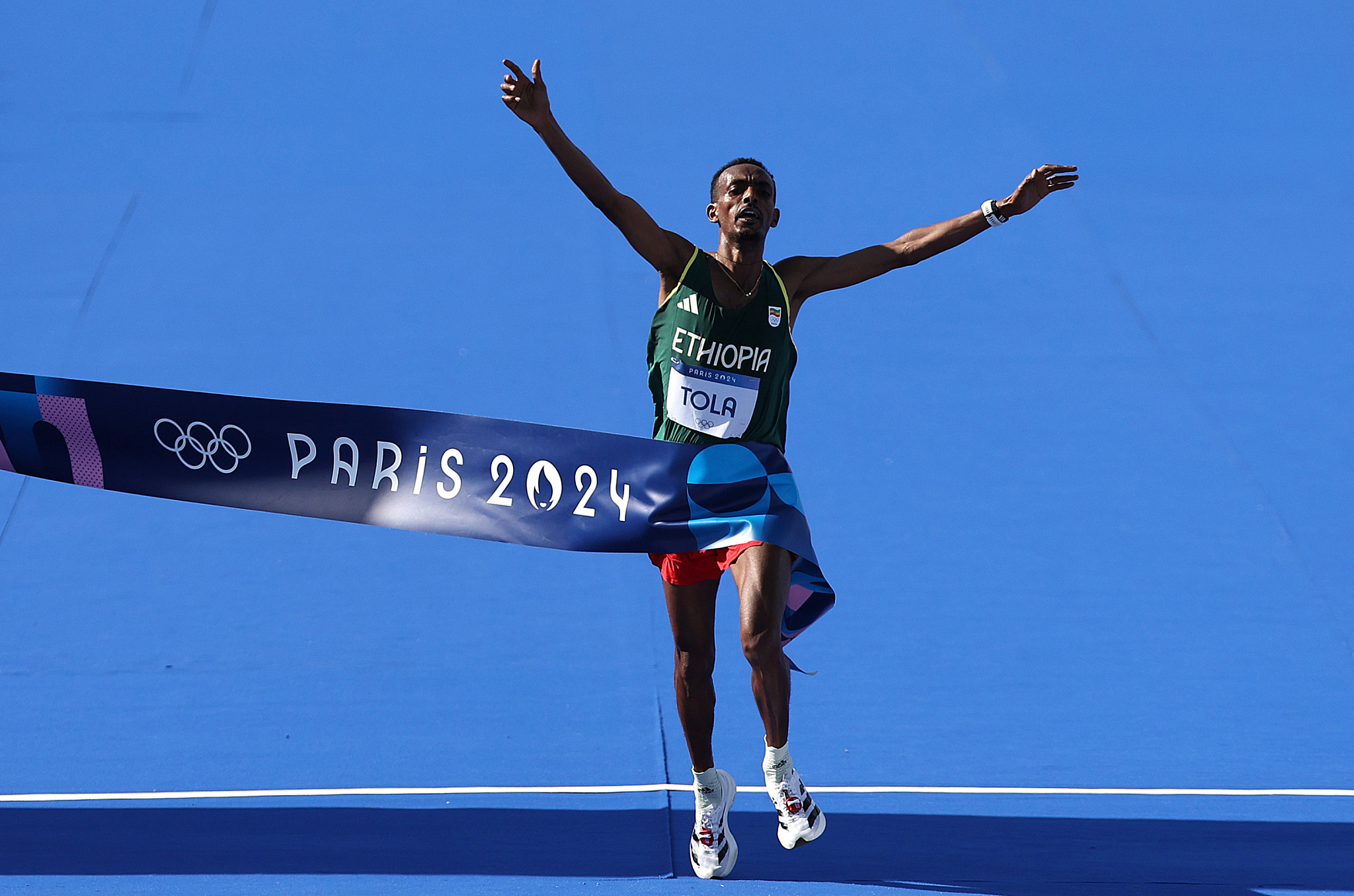 运动员在竞赛中散发出自信、坚毅与毅力 运动员在竞赛中散发出自信、坚毅与毅力