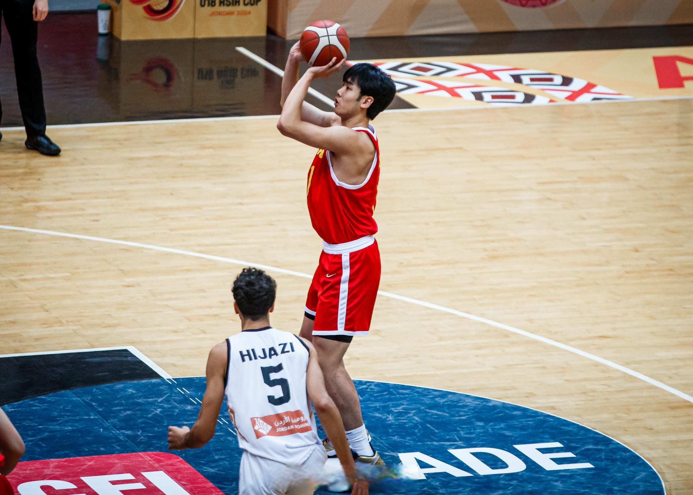 新晋球员送出绝杀，助球队战绩跻身前列的简单介绍