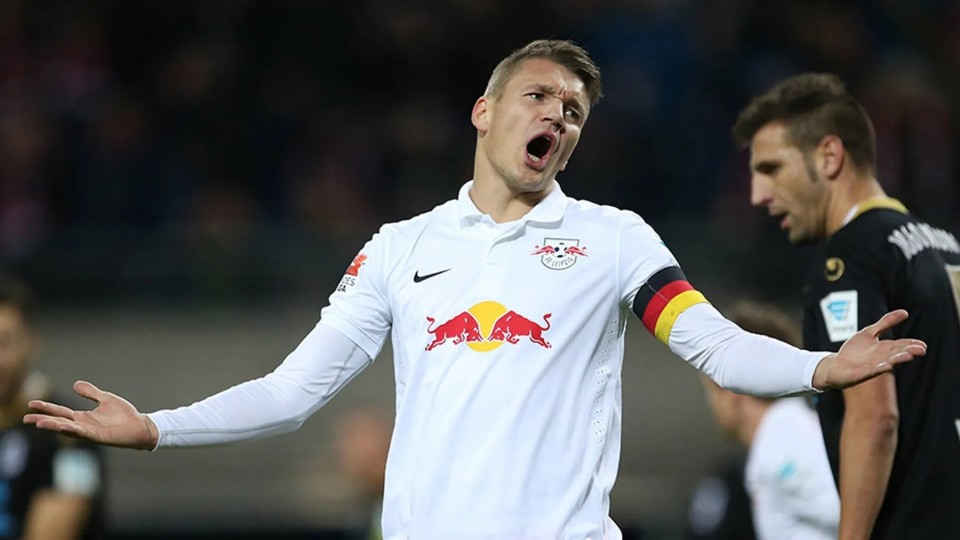 关于莱比锡红牛继续保持领跑位置，积分榜稳居榜首的信息