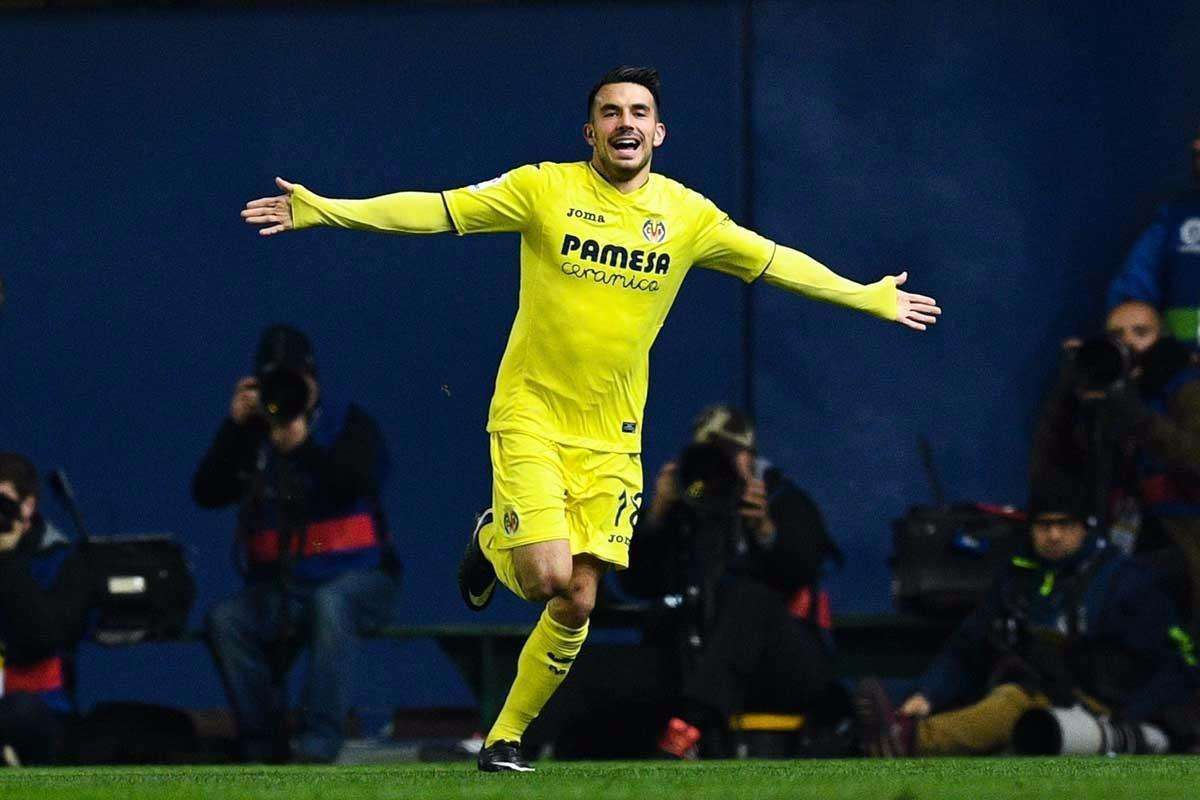 包含塞维利亚主场狂胜，稳定积分榜的词条